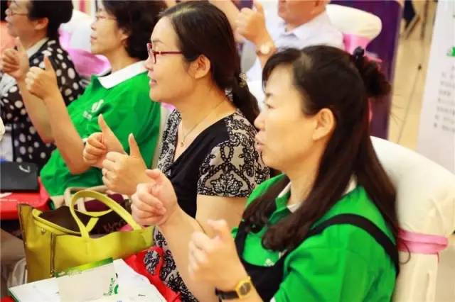 內蒙巴彥淖爾父母走進歐爸課堂學習愛的教育與演講